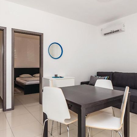 Nice Apartment In Mandre With Wifi Zewnętrze zdjęcie